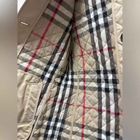 Burberry Fernleigh Quilted Logo Coat, Large, NWOT - Picture 4 of 7